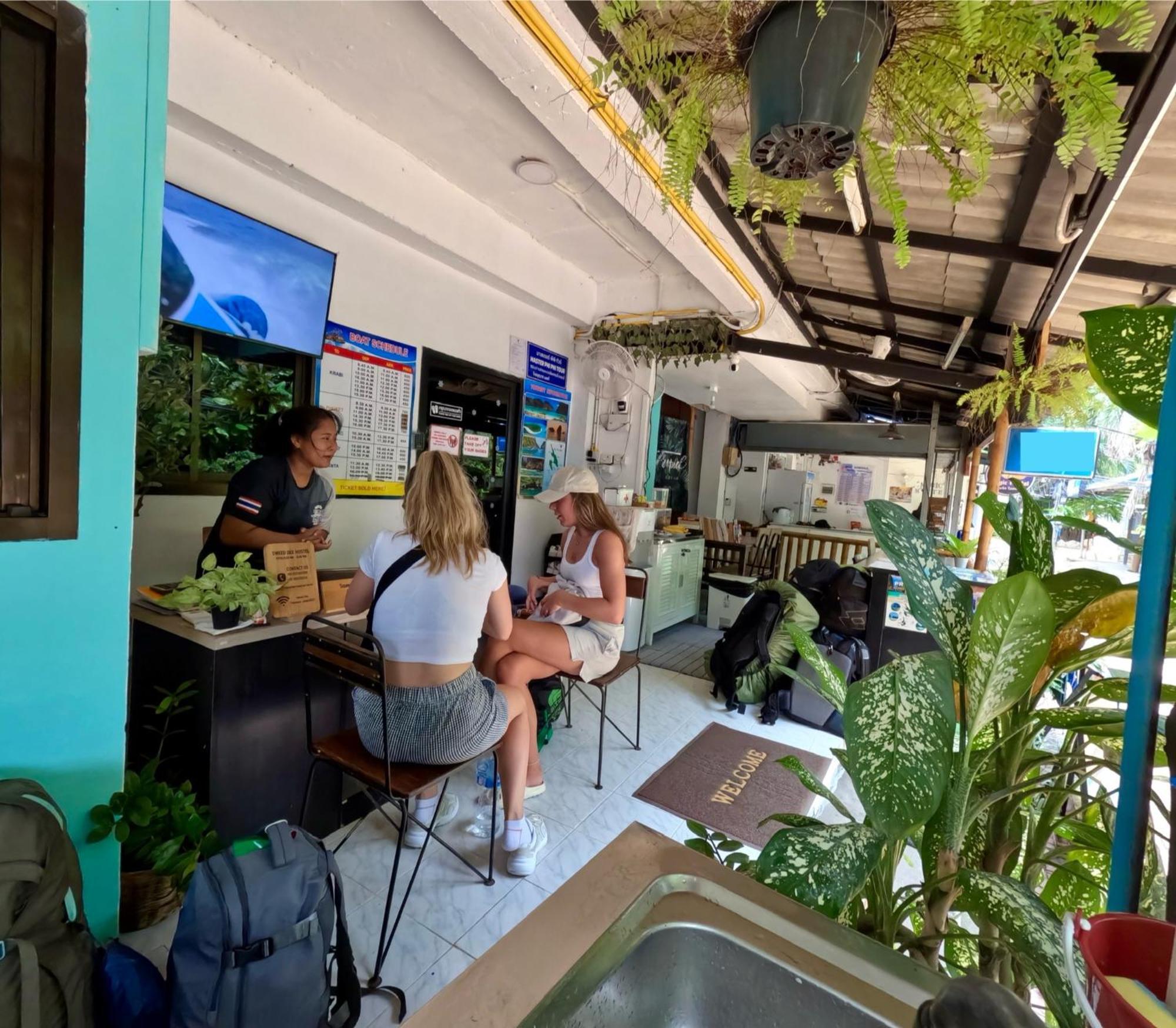 Sweed Dee Hostel Pulau Phi Phi Luaran gambar